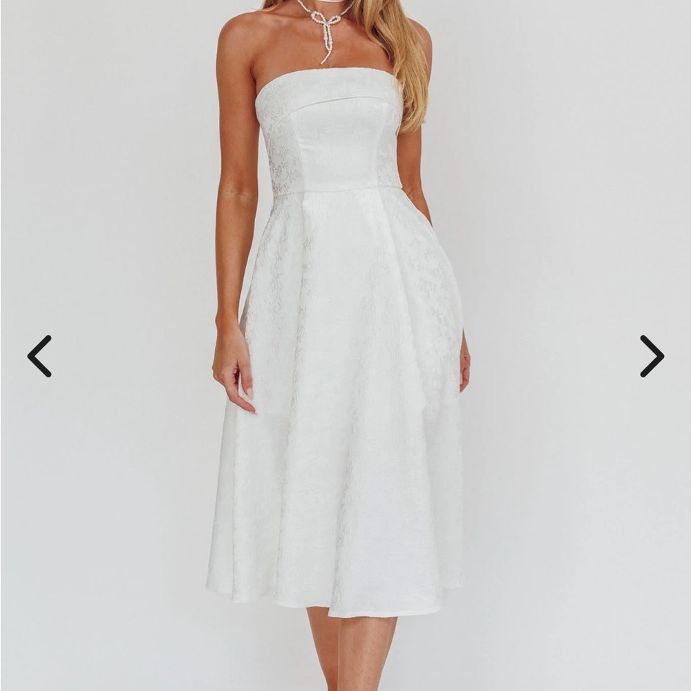 Selfie Leslie White Strapless A-Line Midi Dress